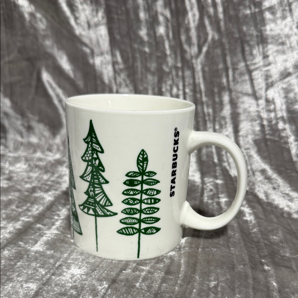 Starbucks 2015 Christmas Tree Evergreens Green & White 12 Oz Coffee Mug